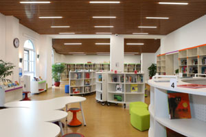 北京德闳学校图书馆