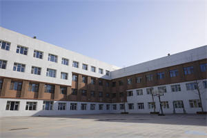 北京一土学校教学楼