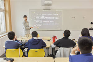 北京一土学校教室