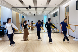 深圳市汉开数理高中剑桥国际书院舞蹈室