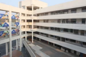 广州耀华国际教育学校教学楼内景